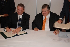 David Thompson signs double taxation agreement with Mexico